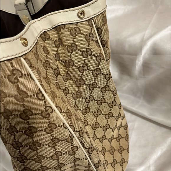 Gucci Large Sukey Monogram Tote - Picture 4 of 16